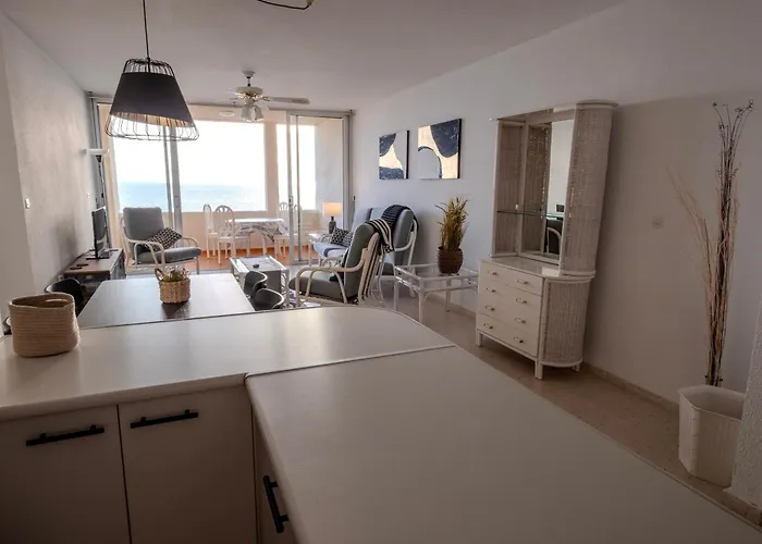 Tenerife Lizards - In The First Line * Callao Salvaje