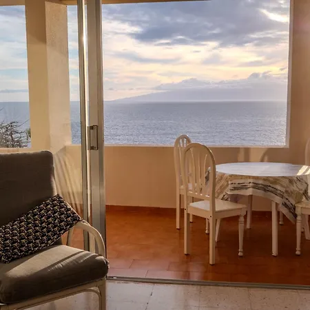 Tenerife Lizards - In The First Line * Callao Salvaje