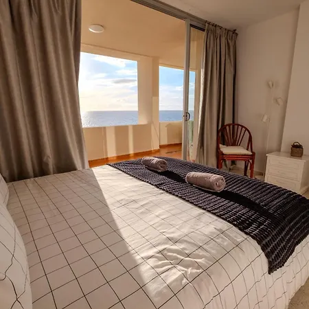 Tenerife Lizards - In The First Line * Callao Salvaje