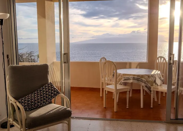 Tenerife Lizards - In The First Line * Callao Salvaje