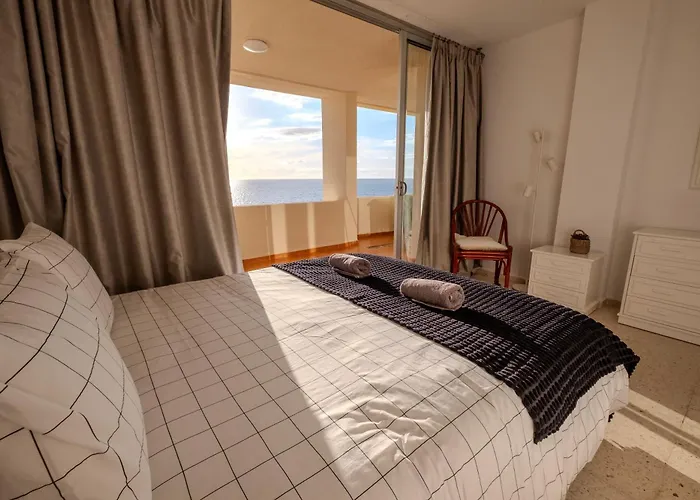 Tenerife Lizards - In The First Line * Callao Salvaje